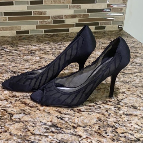 Bandolino Shoes - Bandolino black peep toe heels